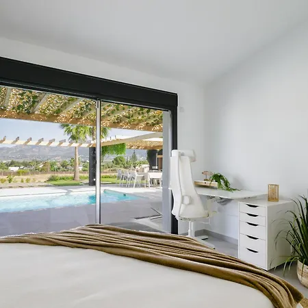 Cubo's Palmera Adults Only Villa *