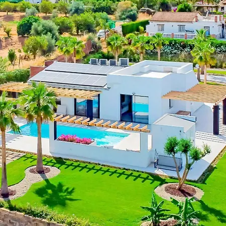 Villa Cubo's Palmera Adults Only